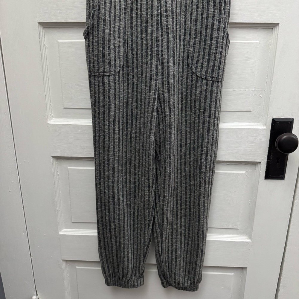 Art Class Gray Stripe Rib Knit Cropped Jumpsuit Girls XL 14 16 Pockets - Picture 5 of 10